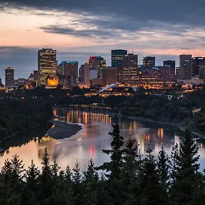 Bright Modern - King Bed - Free Parking - Fireplace - Fast Wi-fi - Free Netflix Holiday home Edmonton