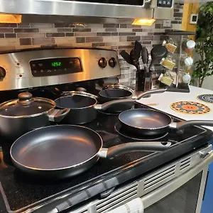 Private & Comfortable Full House Near Royal Alexandra Hospital Stadium Downtown & Mall Access Apartment Edmonton