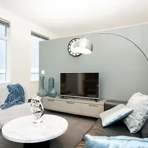 Premium 2bd Loft Dt Heated Parking Rooftop Patio Bbq Gym Coffee Holiday home Winnipeg