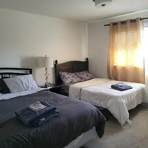 Lovely Townhouse For Short-term Homestay Ottawa