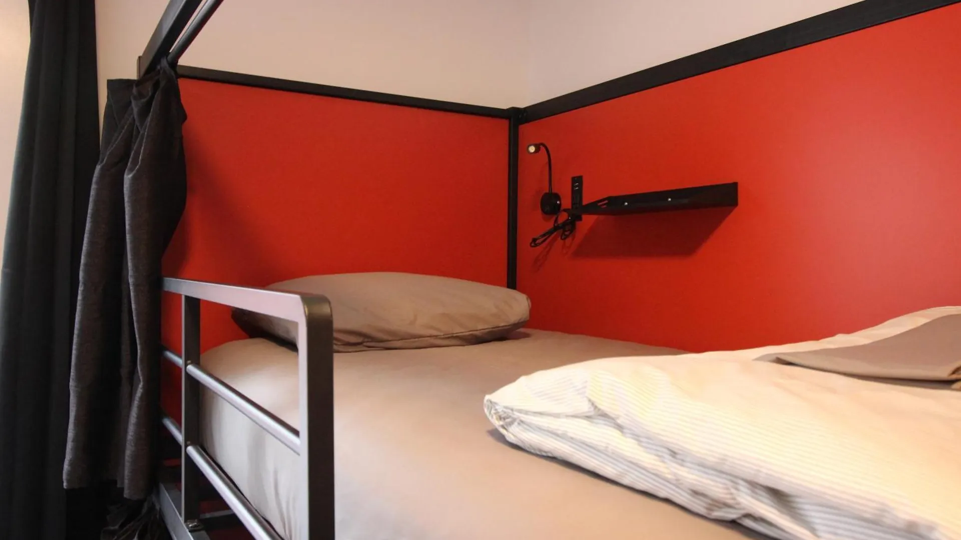Samesun Vancouver Hostel
