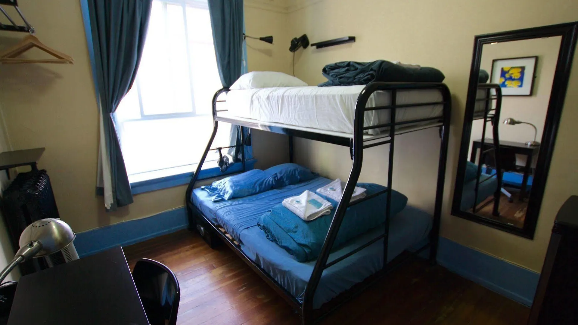 Hostel Samesun Vancouver Canada